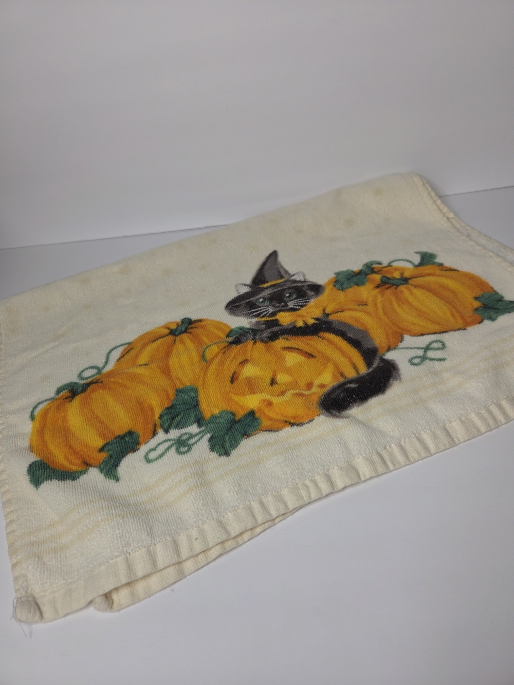 Retro Halloween Bath Hand Towel Black Cat Jack O Lantern Fall Decor Pumpkin
